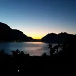 アパート Alba E Tramonto Vista ベッラージョ