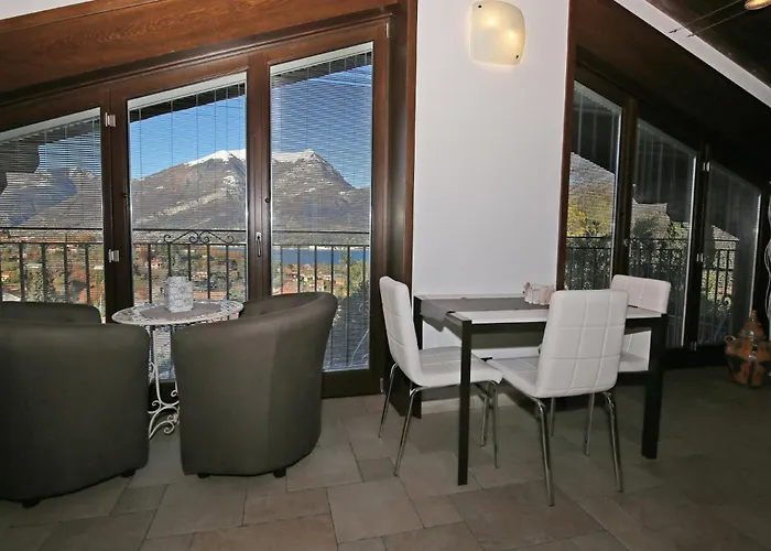 Alba E Tramonto Vista Апартаменты *